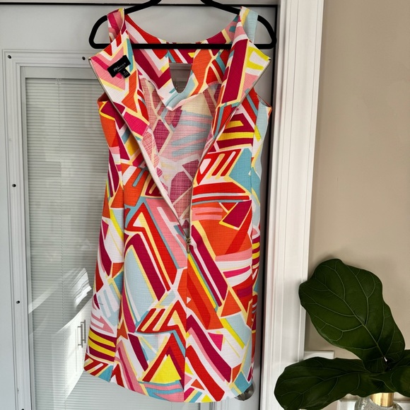 RN Studio Bright Geometric Print Dress With Key Hole Neck Line Size 10 - Picture 4 of 11
